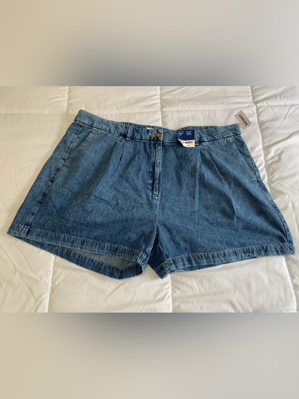 New with tags OLD NAVY shorts womens size XXL